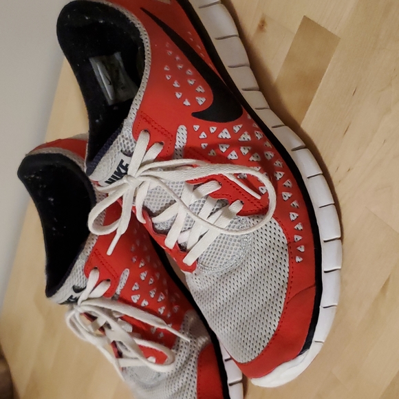 Nike Free Run Sneaker - Picture 2 of 5